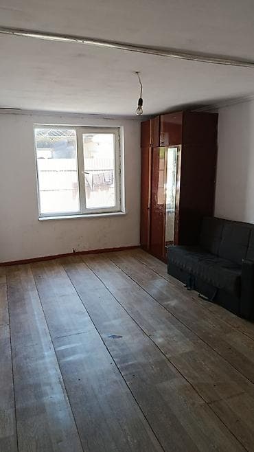 с отдельным входом: Сдаётся компактное помещение с отдельным входом и окнами во двор — 2