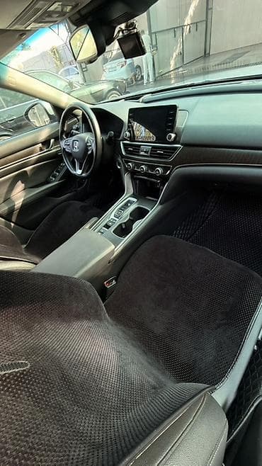 aion y plus: Honda Accord: 2019 г., Гибрид, Седан — 10