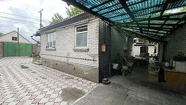 Куплю дом: 🏡 Продаётся большой 4-комнатный дом в районе Маяк 📍 Участок — 7 соток — 3