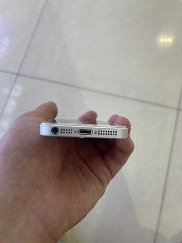 face id: IPhone SE, 128 ГБ, Серебристый, Защитное стекло, Чехол, Кабель, 100 % — 5