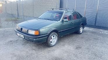 Volkswagen Passat: 1988 г., 1.8 л, Механика, Бензин, Седан