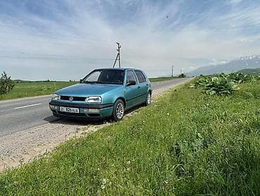 Унаа сатуу: Volkswagen Golf: 1992 г., 1.8 л, Кол менен иштөөчү, Бензин, Хетчбек — 3