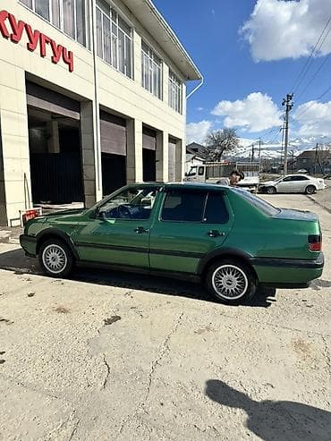 транс: Volkswagen Vento: 1995 г., 1.8 л, Автомат, Седан — 2