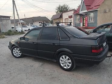 Volkswagen Passat: 1988 г., 1.8 л, Механика, Газ, Седан