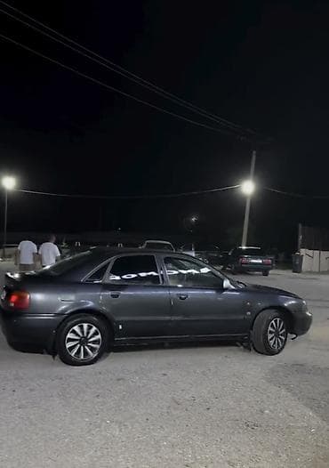 for runner: Audi A4: 1996 г., Седан — 4