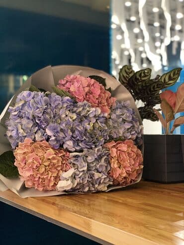 работа только в ночные смены: Требуется флорист с опытом, в цветочный салон на НОЧНУЮ и ДНЕВНУЮ — 2