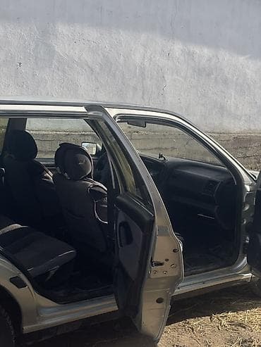 продаю вазу: Volkswagen Vento: 1993 г., 1.8 л, Механика, Газ, Седан — 3