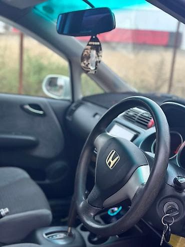 bmw m: Honda Fit: 2002 г., 1.3 л, Вариатор, Бензин — 3