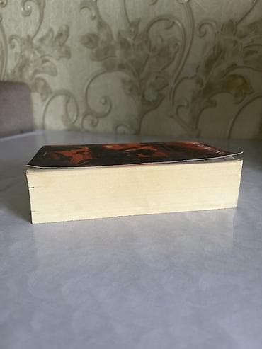 книга сумерки: Фантастика и фэнтези, На английском языке, Новый — 2