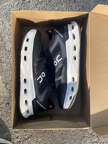 Размер не подошел брал за 1800 Качество 🔥 Кроссовки On Running at lalafo.kg Размер не подошел брал за 1800 Качество 🔥 Кроссовки On Running