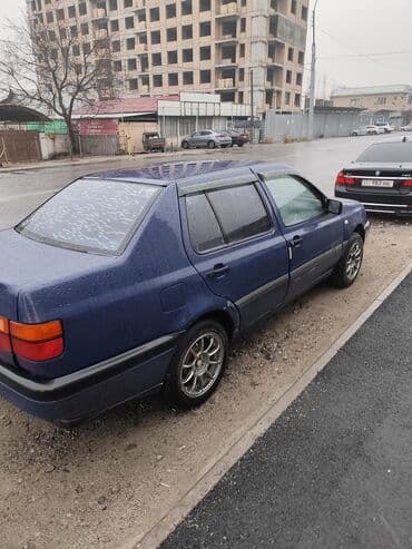 купить фольксваген поло в бишкеке: Volkswagen Vento: 1993 г., 1.8 л, Механика, Бензиновая, Седан — 2