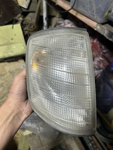 ssanyong musso: Правый поворотник Mercedes-Benz — 1