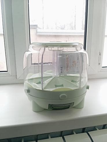 Вращающийся контейнер для зерновых продуктов,шести