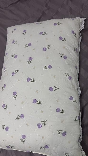 чехол на палас: Удобные подушки для сна с кружевной окантовкой, двусторонние — 1