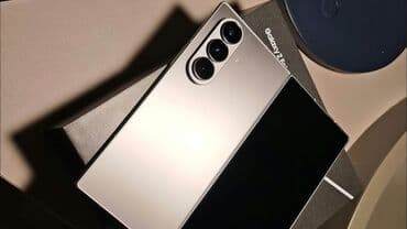 один владелиц: Samsung Galaxy Z Fold 7, 256 ГБ, цвет - Серебристый, 2 SIM, eSIM — 2