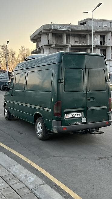 ниже: Mercedes-Benz Спринтер: 2005 г., 2.2 л, Ручные, Дизель, Фургон — 8