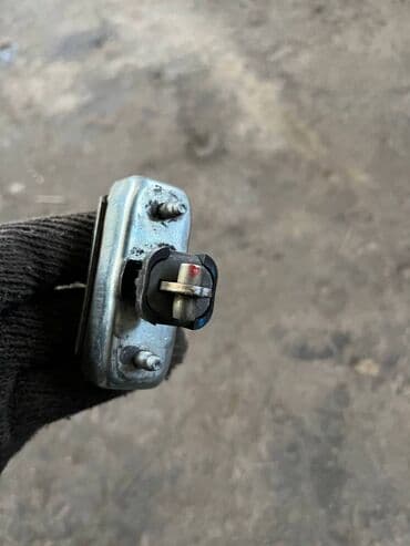 набор ключей в чемодане цена: Неизвестный ограничитель двери, Неизвестный дверной ограничитель — 2