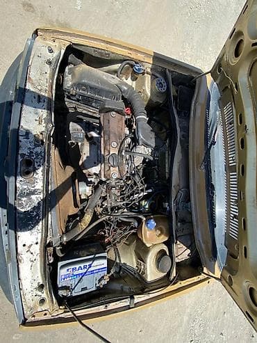 Унаа: Volkswagen Jetta: 1984 г., 1.6 л, Кол менен иштөөчү, Бензин, Седан — 6