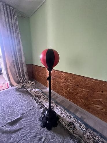 Напольная груша для бокса (пневмогруша) с регулируемой высотой. -