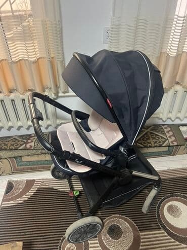 каляска прогулочная: Коляска, цвет - Черный, Б/у — 1