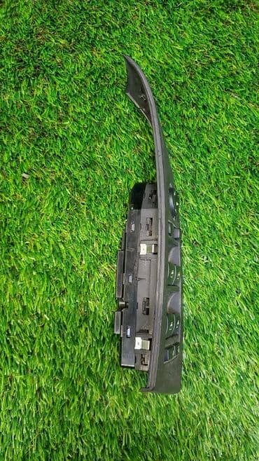 e61: Блок управления стеклоподъёмниками Bmw 5-Series E60 N62B44A 2004 — 2