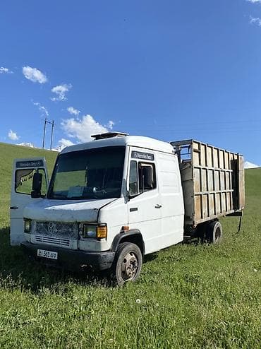 mers 211: Легкий грузовик, Mercedes-Benz, Стандарт, Б/у — 2