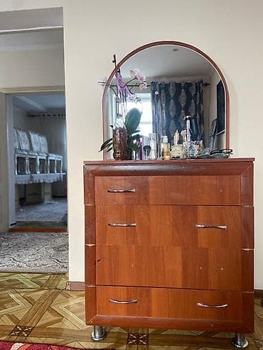 Эмерек гарнитурлары: Спальный гарнитур в классическом стиле, цвет тёплый Состав: - — 1