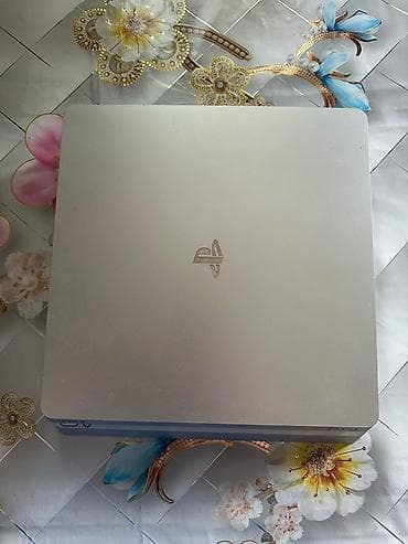 ps 4 slim: PlayStation 4 Slim (серебристая) + аксессуары Комплектация: - Консоль — 1