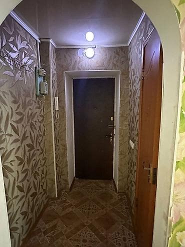 red centr: 1 комната, 30 м², 1 этаж — 6