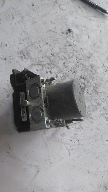 beta ff: Блок ABS Subaru 2006 г., Б/у, Оригинал, Япония — 1