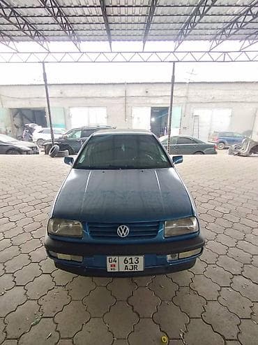 Volkswagen Vento: 1993 г., 1.8 л, Механика, Бензин, Седан at lalafo.kg Volkswagen Vento: 1993 г., 1.8 л, Механика, Бензин, Седан