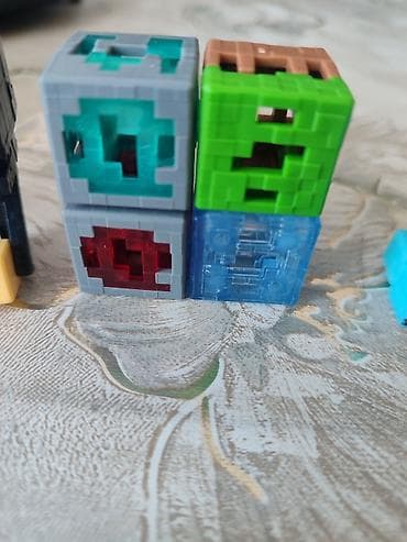 кубики майнкрафт: Коллекция мини-фигурок в стиле Minecraft + кубы-аксессуары. Состав — 4