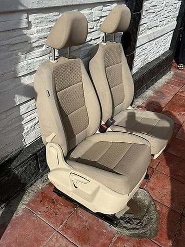 авто в такси: Переднее сиденье, Ткань, текстиль, Volkswagen Б/у — 1