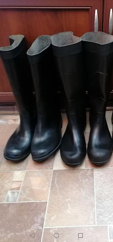 меняю алмашам: Меняю резиновые сапоги 42 - 43 размера на рабочие ботинки 43 размера — 1