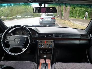 Mercedes-Benz W124: 1993 г., 2.2 л, Автомат, Бензин, Седан — 9