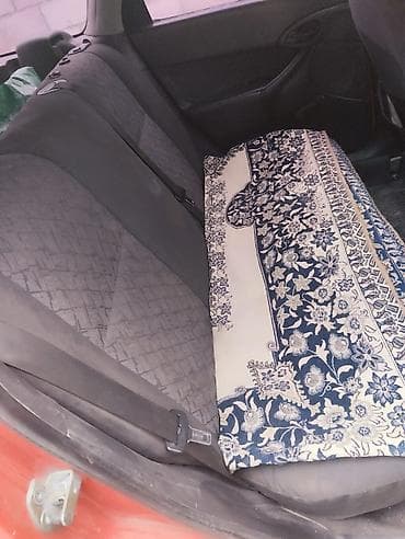 Автозапчасти: Ford Focus I — универсал, салон - Просторный салон с тканевой — 1