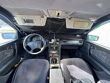 Транспорт: Mercedes-Benz E-Class: 1997 г., 2 л, Механика, Бензин, Седан — 5