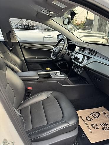 эмблема: Geely : 2022 г., Электромобиль, Седан — 8