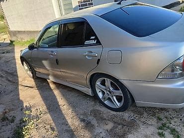 Toyota Altezza: 2001 г., 2 л, Автомат, Бензин, Седан