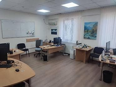 офисн: Сдаю офисы покомнатно от 26 до 43 кв.м. по ул. Уметалиева, 27. Цена — 4