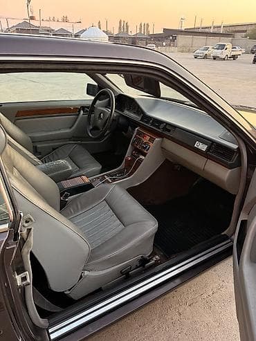 зеркало 221: Mercedes-Benz E-Class: 1990 г., Бензин, Купе — 2