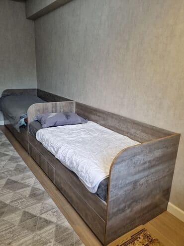 двухъярусная кровать диван: Детская односпальная кровать, Б/у, Для мальчика, С матрасом, ДСП, Самовывоз — 1