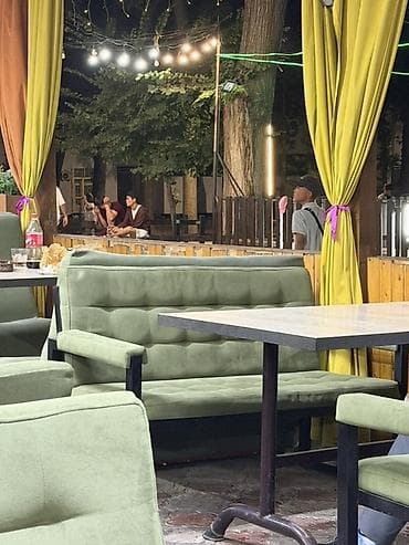 Прямые диваны: Диван для кафе/бара, 2–3‑местный - Модель: прямой диван с высоким — 1