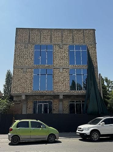 Сдается в аренду новое коммерческое здание. СЕЙЧАС ИДУТ ВНУТРЕННИЕ