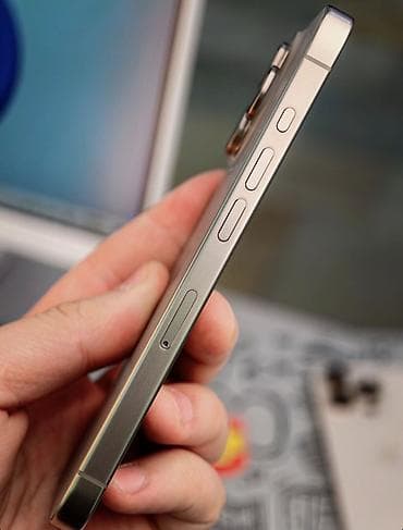 iphone se2020: IPhone 15 Pro Max, Natural Titanium, Кабель — 1