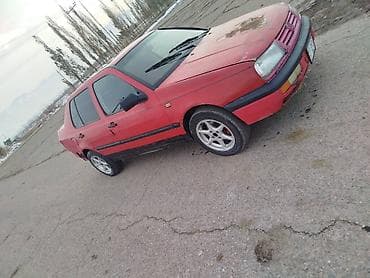 салон е46: Volkswagen Vento: 1992 г., Кол менен иштөөчү, Седан — 3