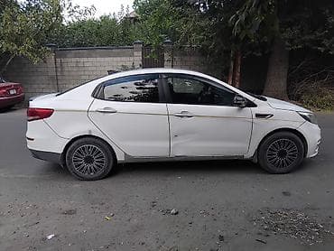 Kia Rio: 2017 г., Бензин, Седан — 4