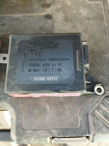 кровать подиум: Обшивка потолка Mercedes-Benz 1991 г. — 25