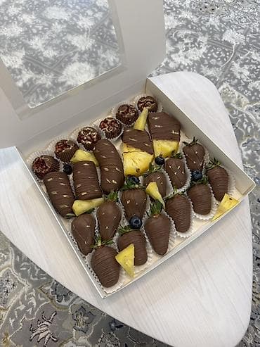 Клубника в шоколаде — подарочные наборы в коробках с окном. Делаю