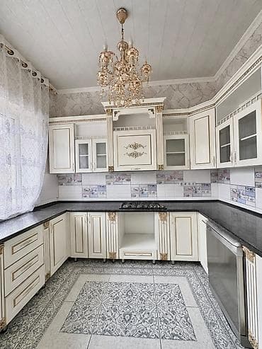 Недвижимость: Дом 373кв 
Участок 12 соток — 7
